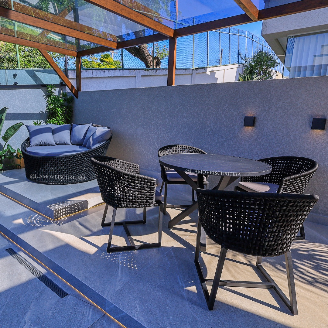 Conjunto de mesa outdoor com cadeiras em tricô náutico
